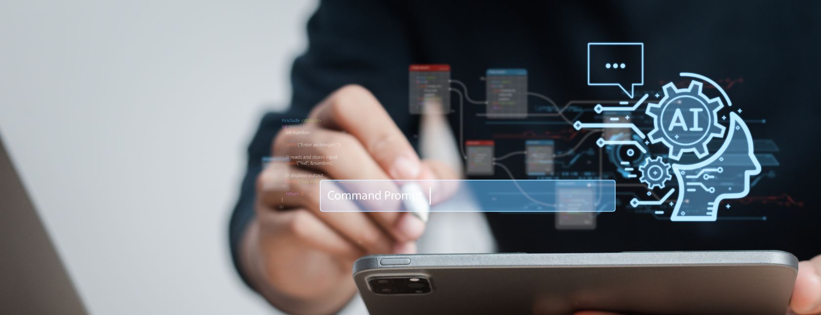 Persoon gebruikt een tablet met een stylus, met een digitale overlay die een AI-concept toont, inclusief een menselijk hoofd silhouet met circuitachtige patronen en de tekst 'AI' erin, omringd door verbonden iconen en lijnen die datastromen vertegenwoordigen.