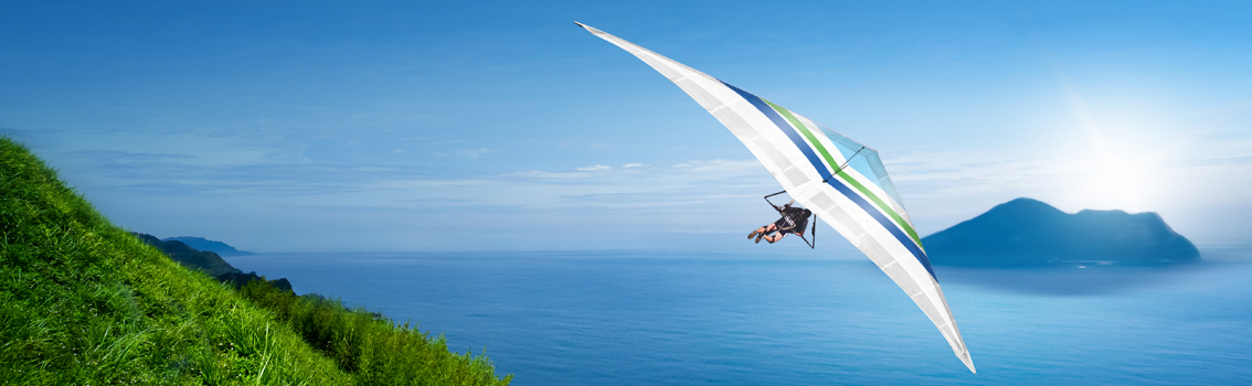 Hangglider in air